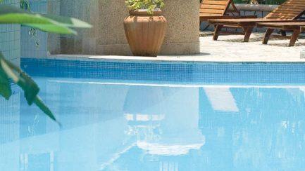 Why a Professional Pool Service is Better than DIY
